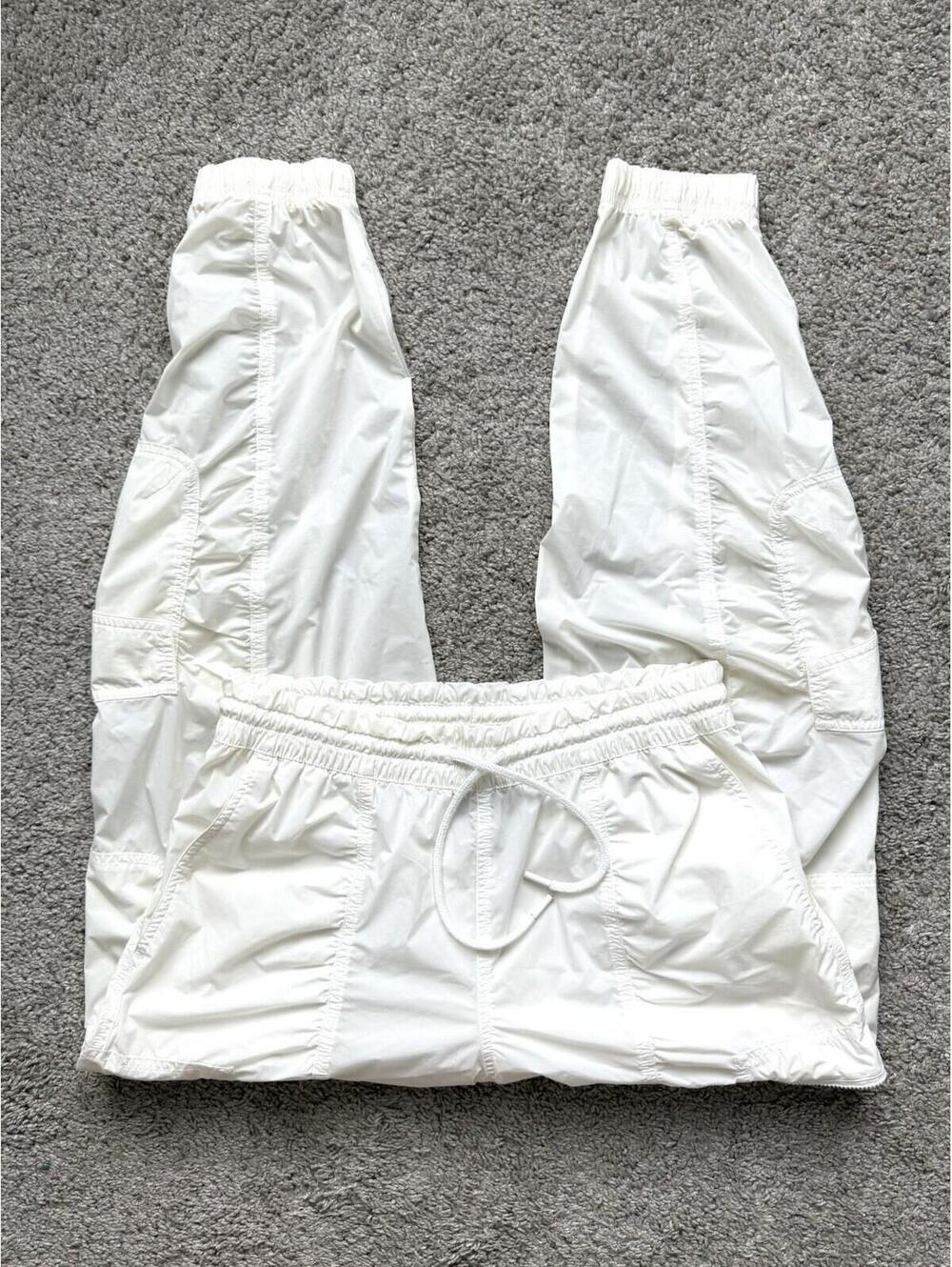 Athleta Women’s Sz 4 Parachute Cargo Pants White Relaxed Lightweight Utility - Picture 2 of 8